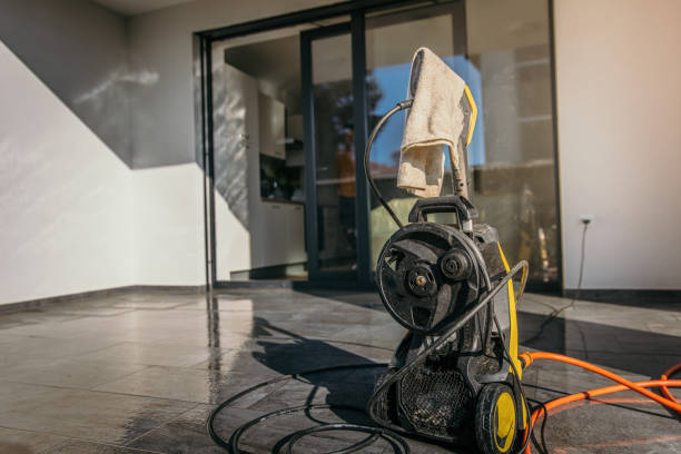 Animal Enclosure Cleaning in Dallas Center, IA